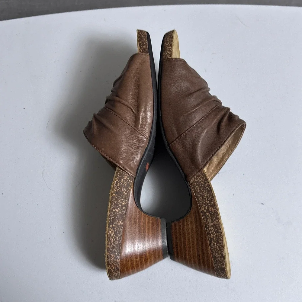 Taos Soul Sandals 8 Brown Leather Ruched Wedge Slide Mule Slip On Thong